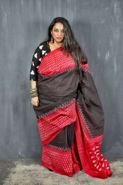 POCHAMPALLY SINGLE IKAT INK BLACK - CRIMSON RED COTTON SAREE WITH IKAT BLOUSE PIECE