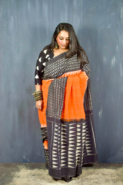 POCHAMPALLY SINGLE IKAT PUMPKIN ORANGE - BLACK COTTON SAREE WITH IKAT BLOUSE PIECE