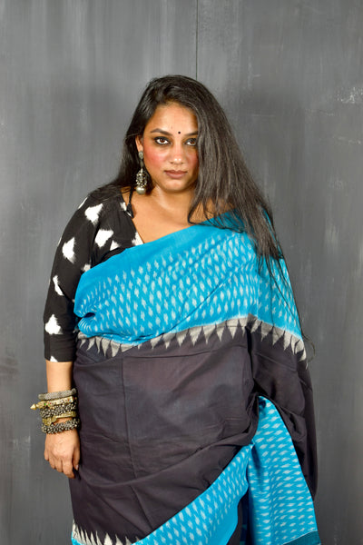 POCHAMPALLY SINGLE IKAT CERULEAN BLUE - BLACK COTTON SAREE WITH IKAT BLOUSE PIECE