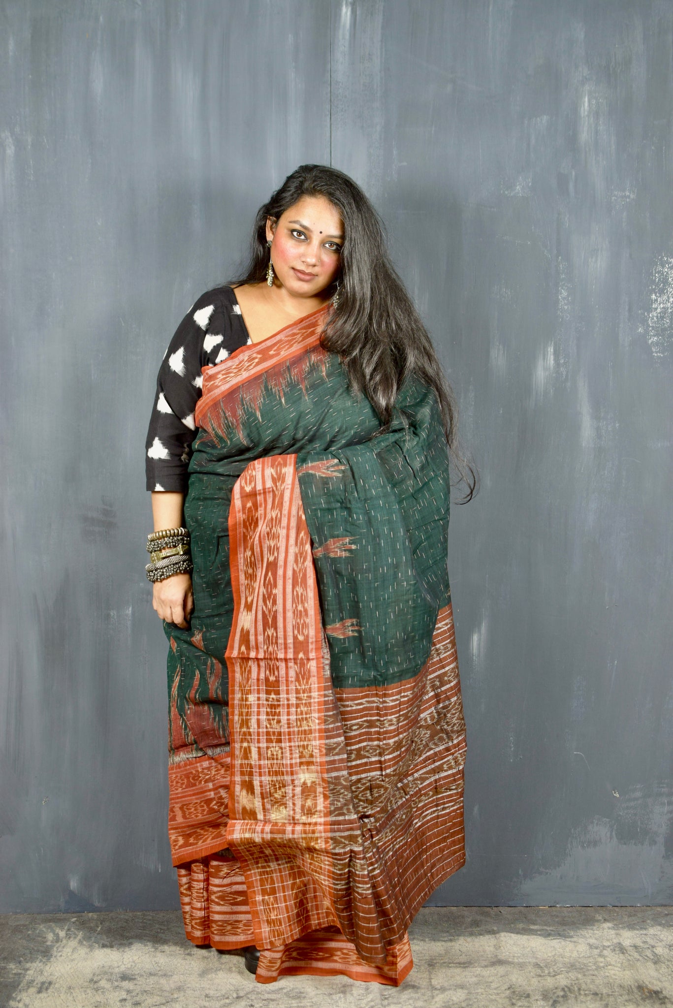 SAMBALPURI SINGLE IKAT HUNTER GREEN  COTTON SAREE WITH IKAT BLOUSE PIECE