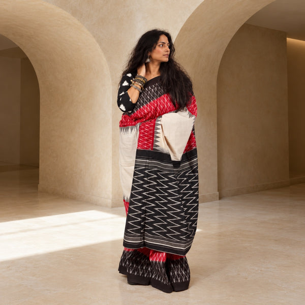 POCHAMPALLY SINGLE IKAT JASMINE WHITE - CANDY RED - BLACK COTTON SAREE WITH IKAT BLOUSE PIECE
