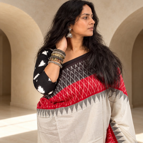 POCHAMPALLY SINGLE IKAT JASMINE WHITE - CANDY RED - BLACK COTTON SAREE WITH IKAT BLOUSE PIECE
