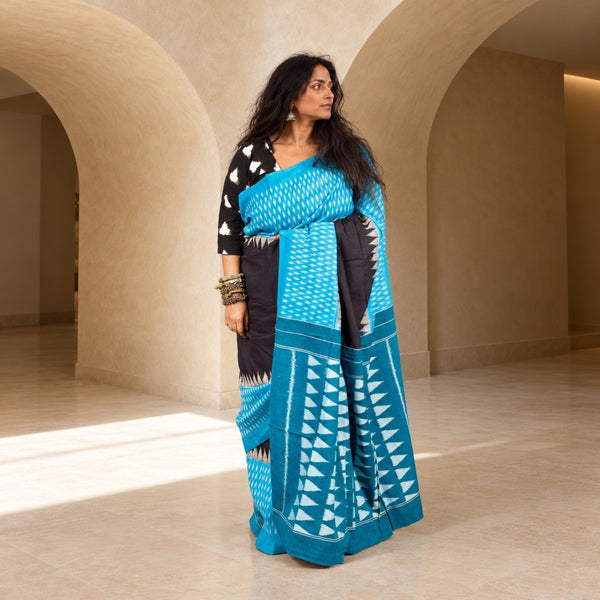 POCHAMPALLY SINGLE IKAT CERULEAN BLUE - BLACK COTTON SAREE WITH IKAT BLOUSE PIECE