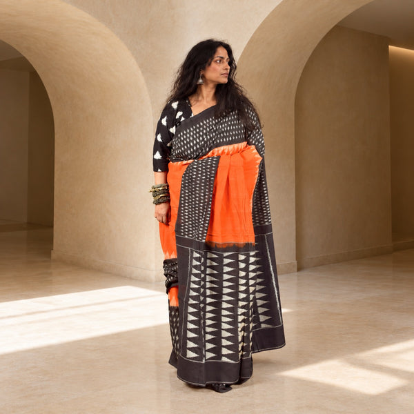 POCHAMPALLY SINGLE IKAT PUMPKIN ORANGE - BLACK COTTON SAREE WITH IKAT BLOUSE PIECE