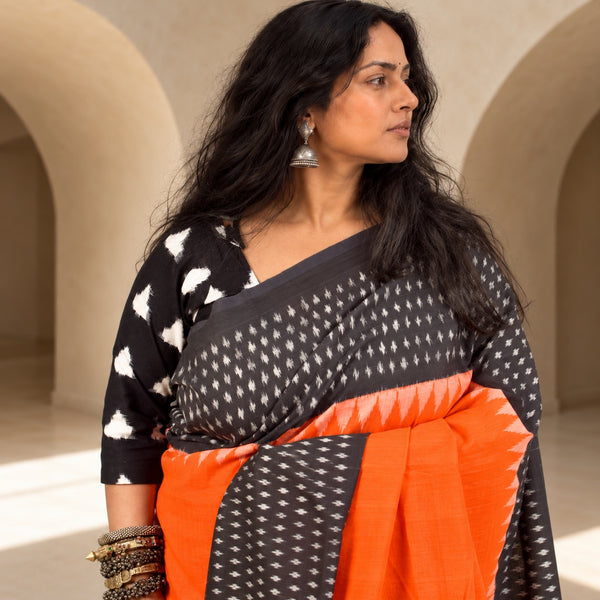 POCHAMPALLY SINGLE IKAT PUMPKIN ORANGE - BLACK COTTON SAREE WITH IKAT BLOUSE PIECE