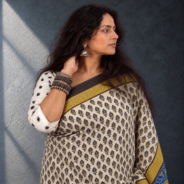 HANDBLOCK MUL COTTON CREAM - BLUE SAREE