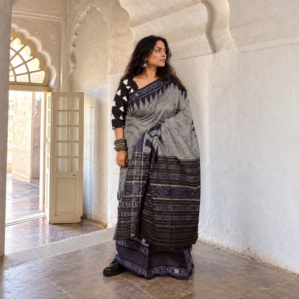 SAMBALPURI SINGLE IKAT DOVE GREY COTTON SAREE WITH IKAT BLOUSE PIECE
