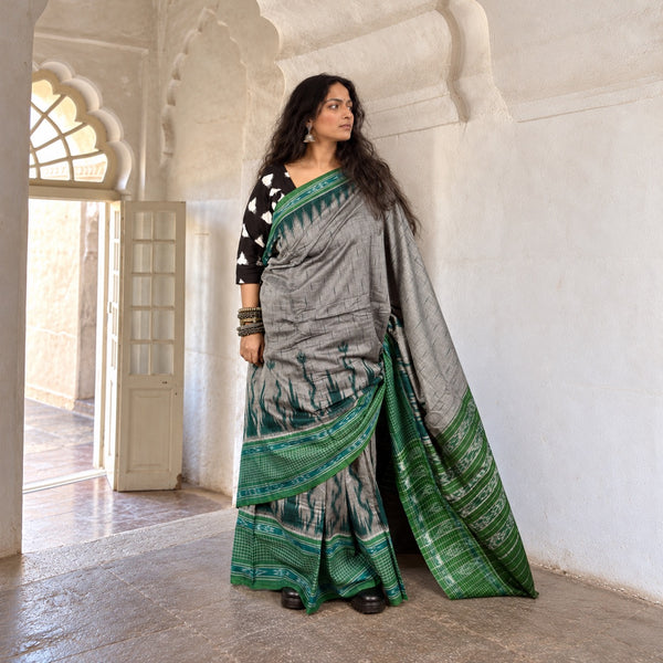 SAMBALPURI SINGLE IKAT DOVE GREY  COTTON SAREE WITH IKAT BLOUSE PIECE