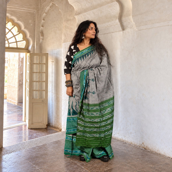 SAMBALPURI SINGLE IKAT DOVE GREY  COTTON SAREE WITH IKAT BLOUSE PIECE
