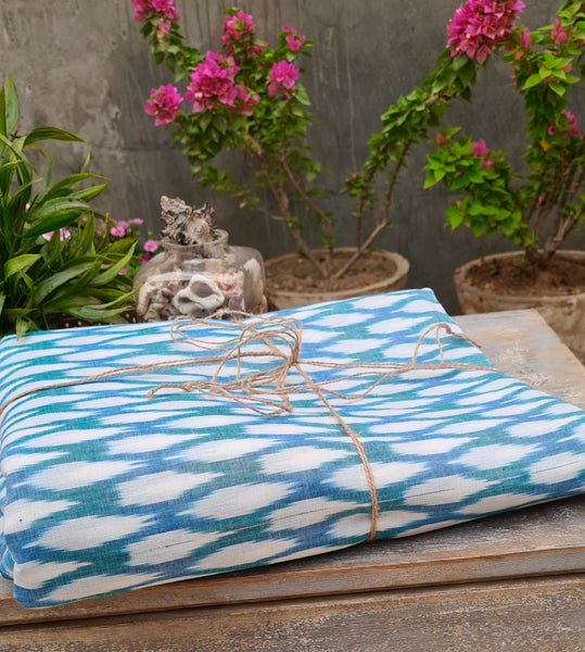 POCHAMPALLY WHITE BLUE GREEN SINGLE IKAT FINE COTTON FABRIC