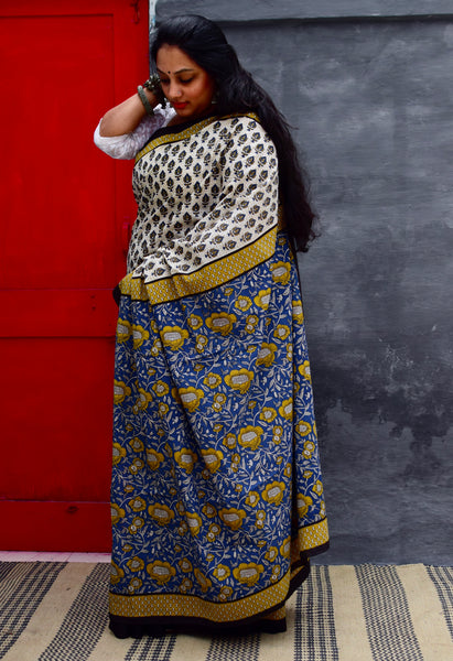 HANDBLOCK MUL COTTON CREAM - BLUE SAREE - Neevi by Ridhima